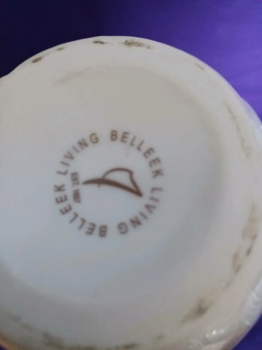 BELLEEK LIVING  TALL BUD VASE/SANDWAVE PATTERN - Image 2