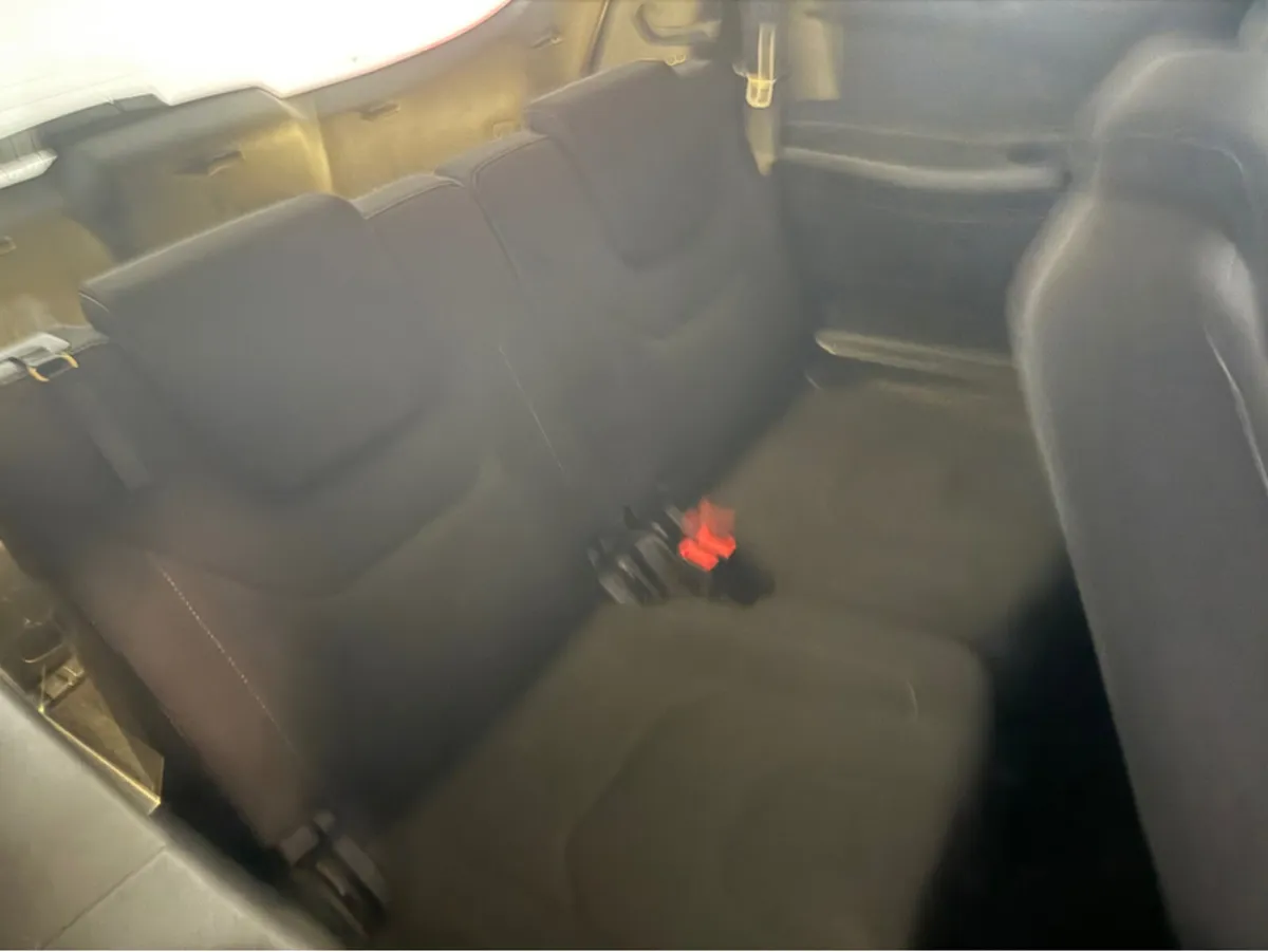 Ford S-Max 2.0 TDCI TITANIUM 150PS 7 seater - Image 4