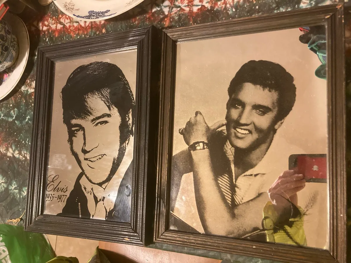 Two vintage elvis mirrors free postage - Image 1