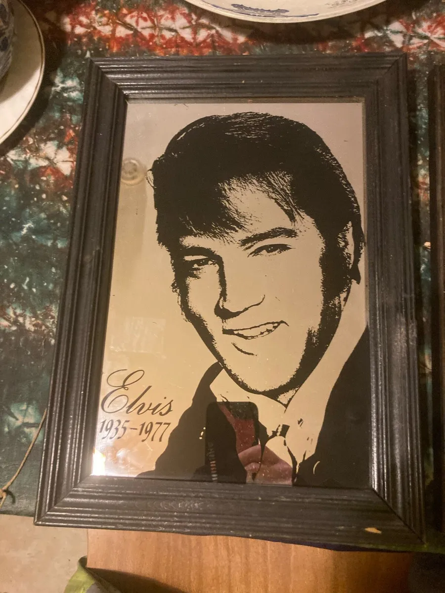 Two vintage elvis mirrors free postage - Image 2