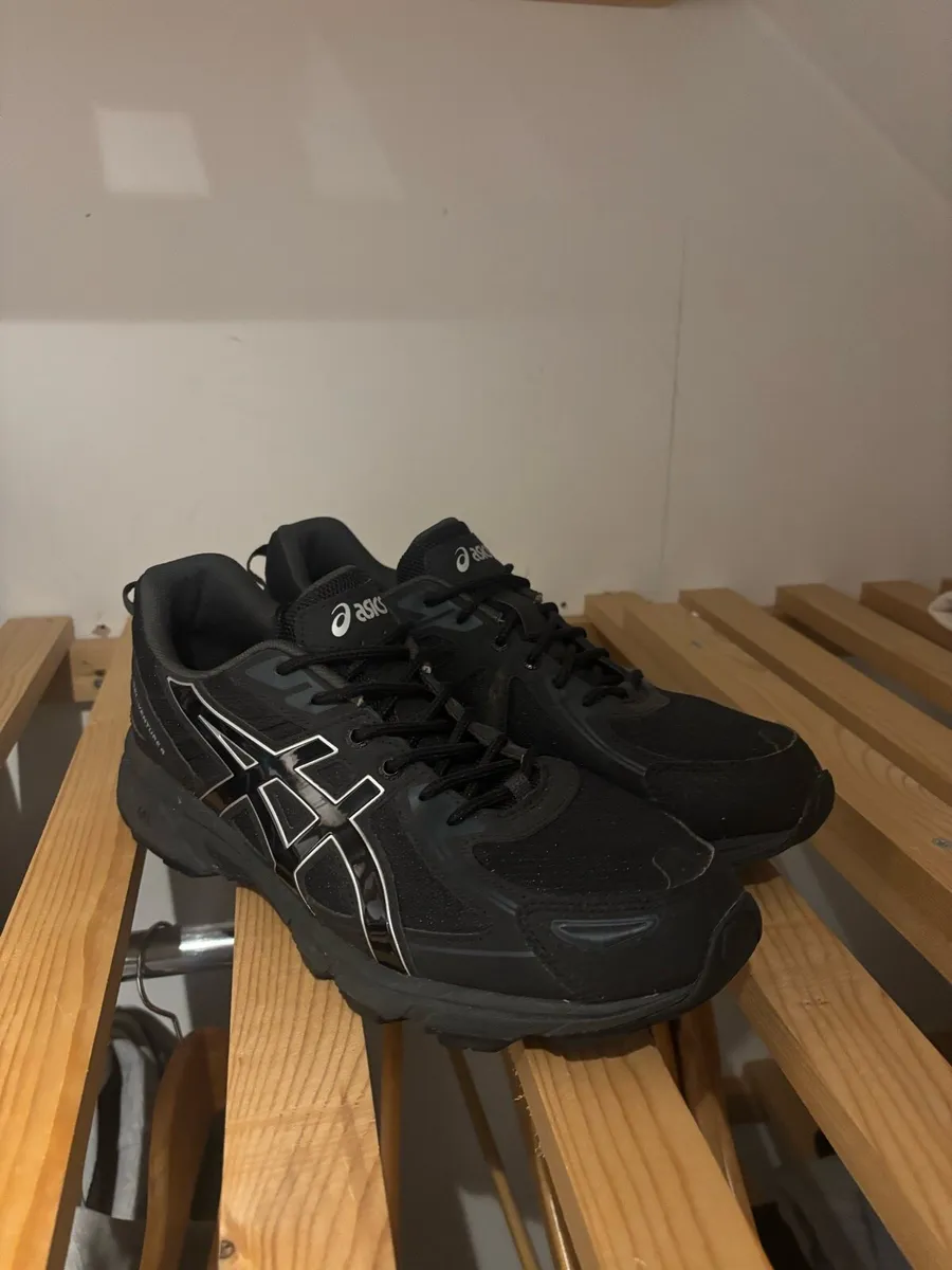 ASICS shoes - Image 2