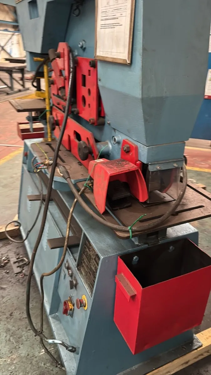 Kingsland Metal worker - Image 3