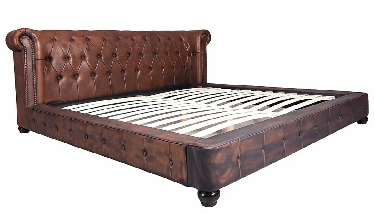 Chesterfield Double Bed - Image 3