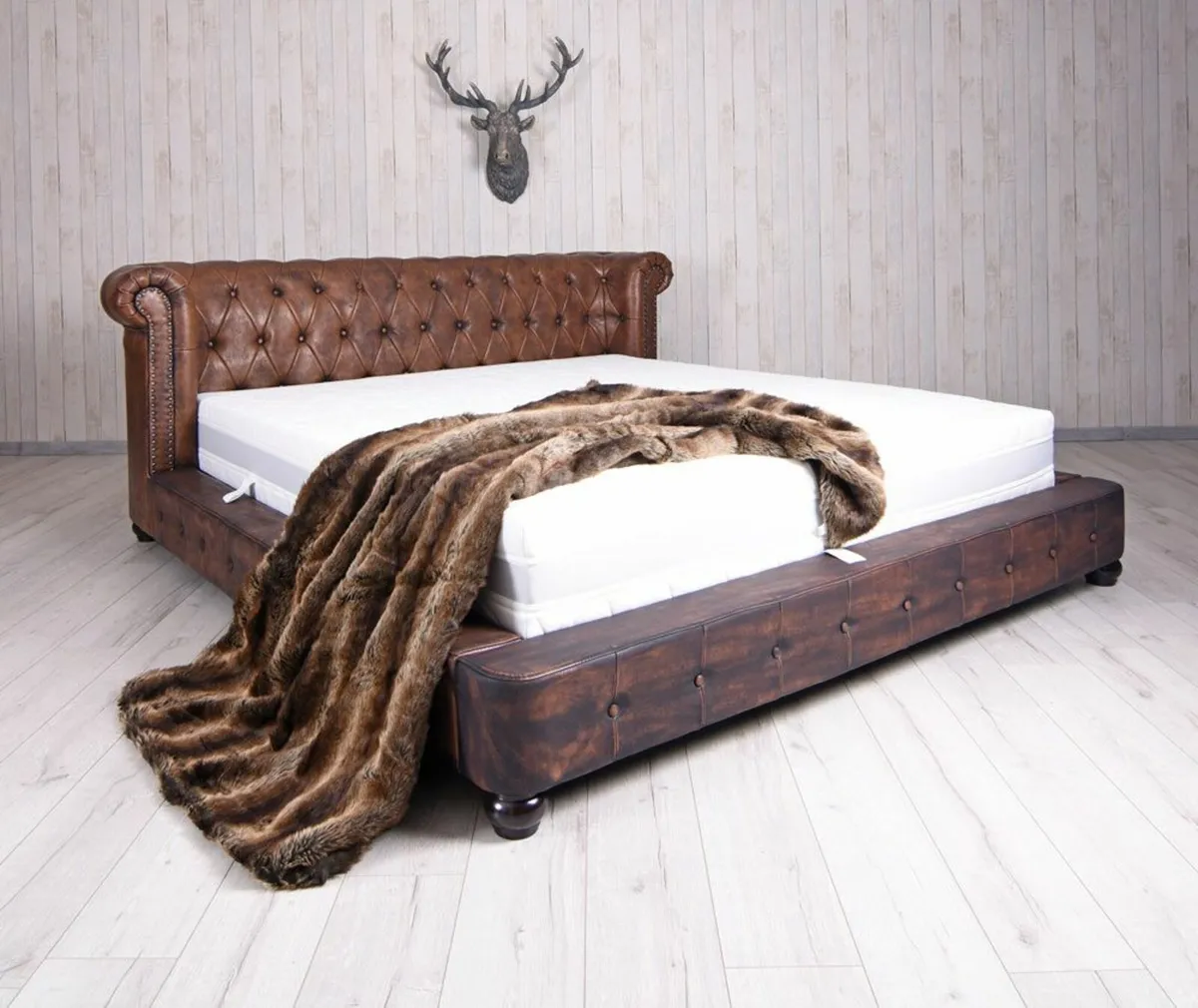Chesterfield Double Bed - Image 1