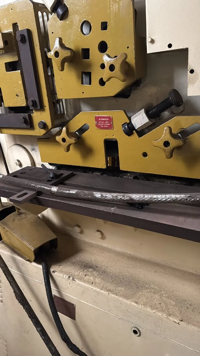 Metal worker - Image 3