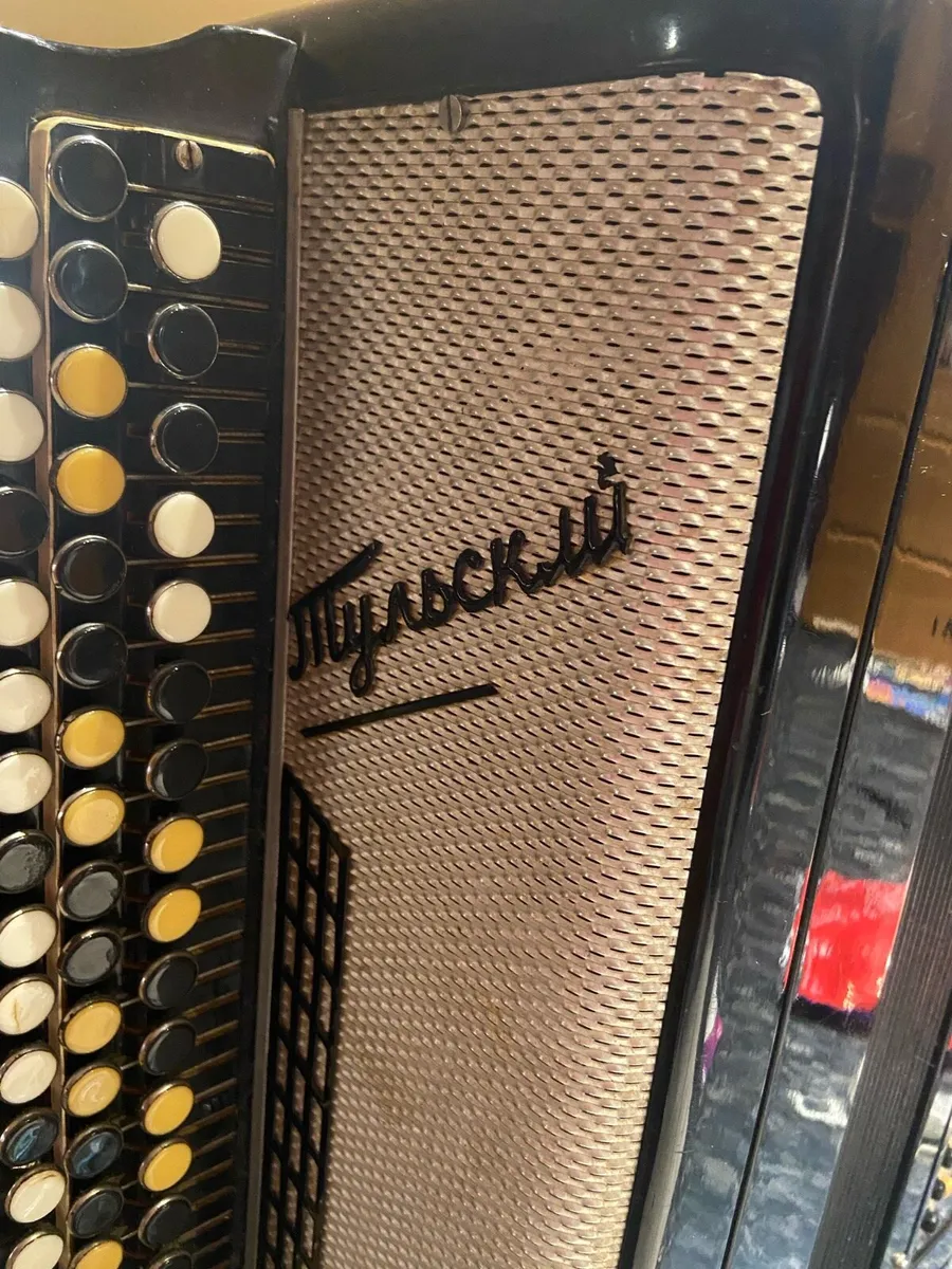 Button Key Accordian - Image 3