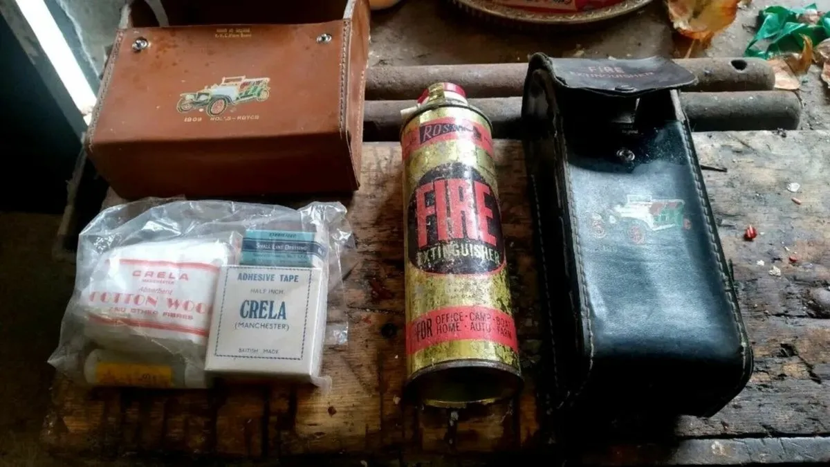 1967 car accessories - Image 2