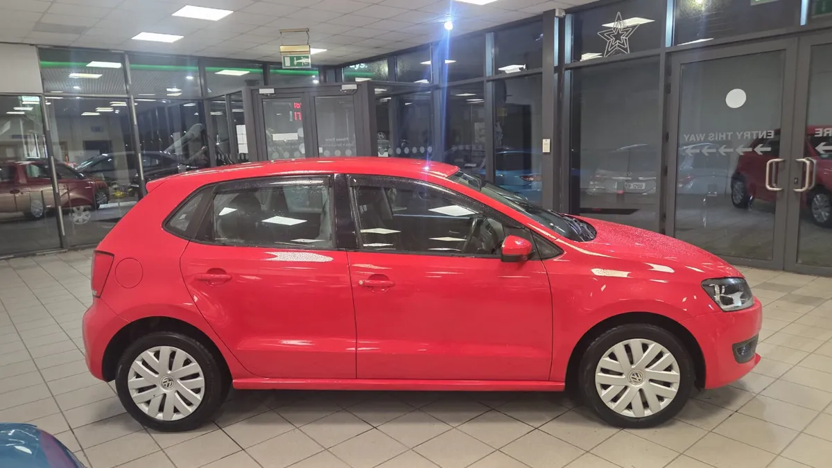Volkswagen Polo - IMMACULATE AUTOMATIC - Image 4