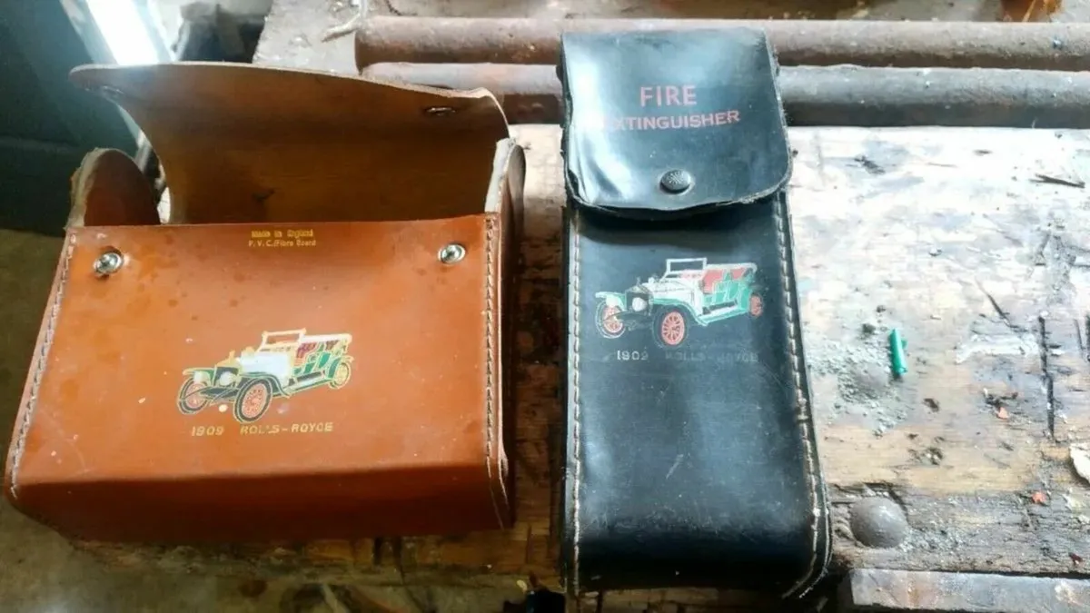 1967 car accessories - Image 1