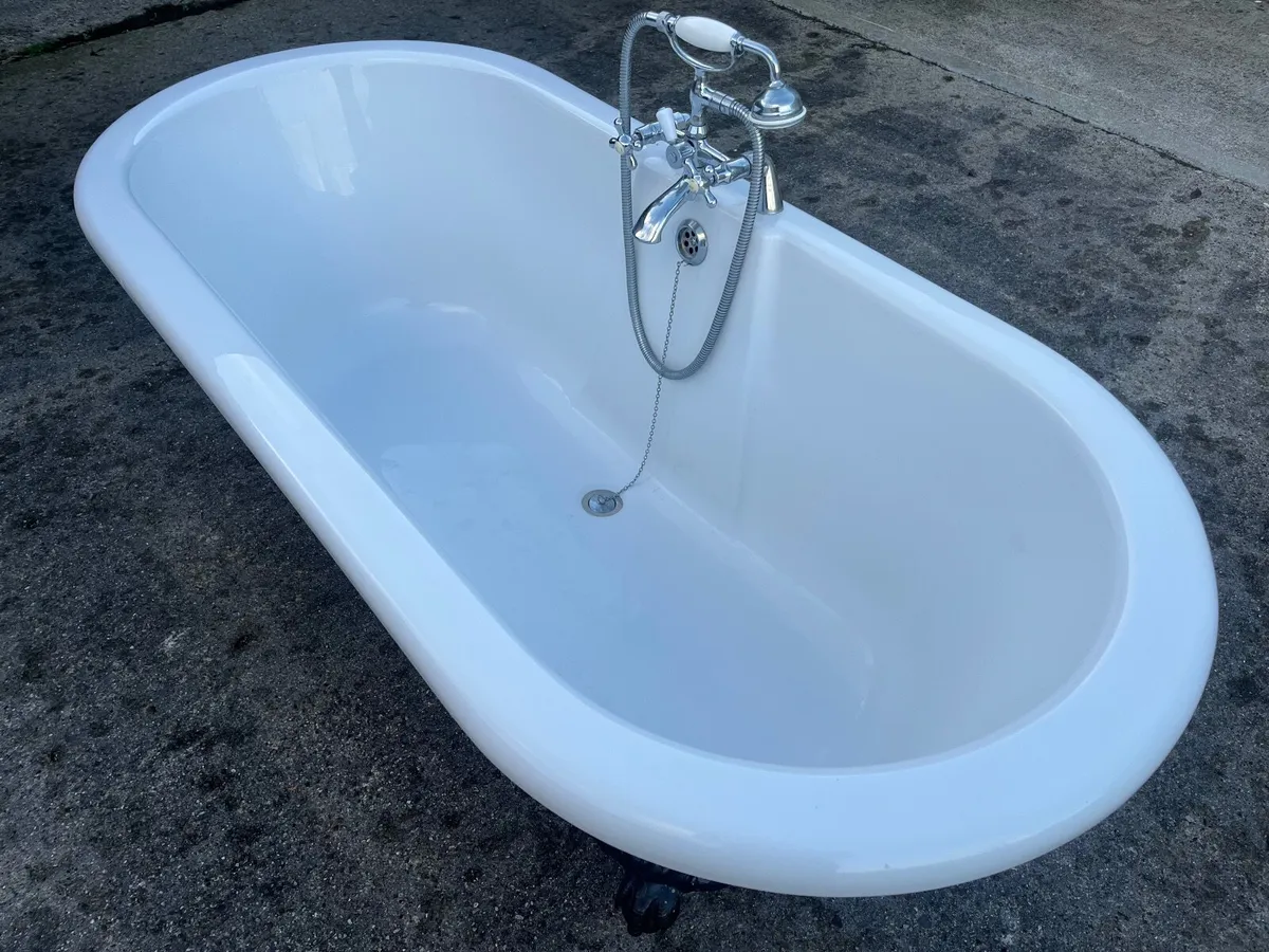 Freestanding bath & traditional legs - Image 3