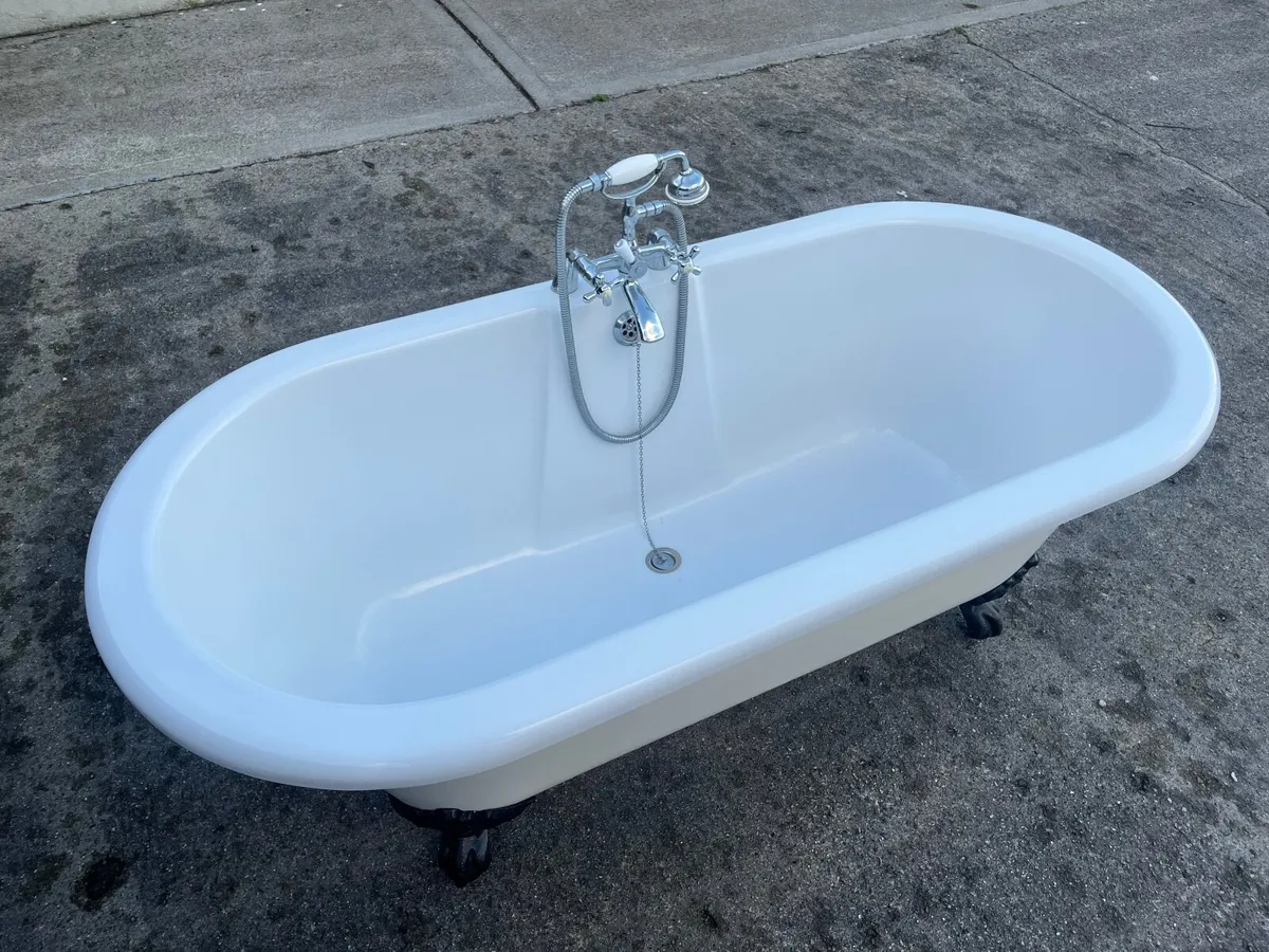 Freestanding bath & traditional legs - Image 4