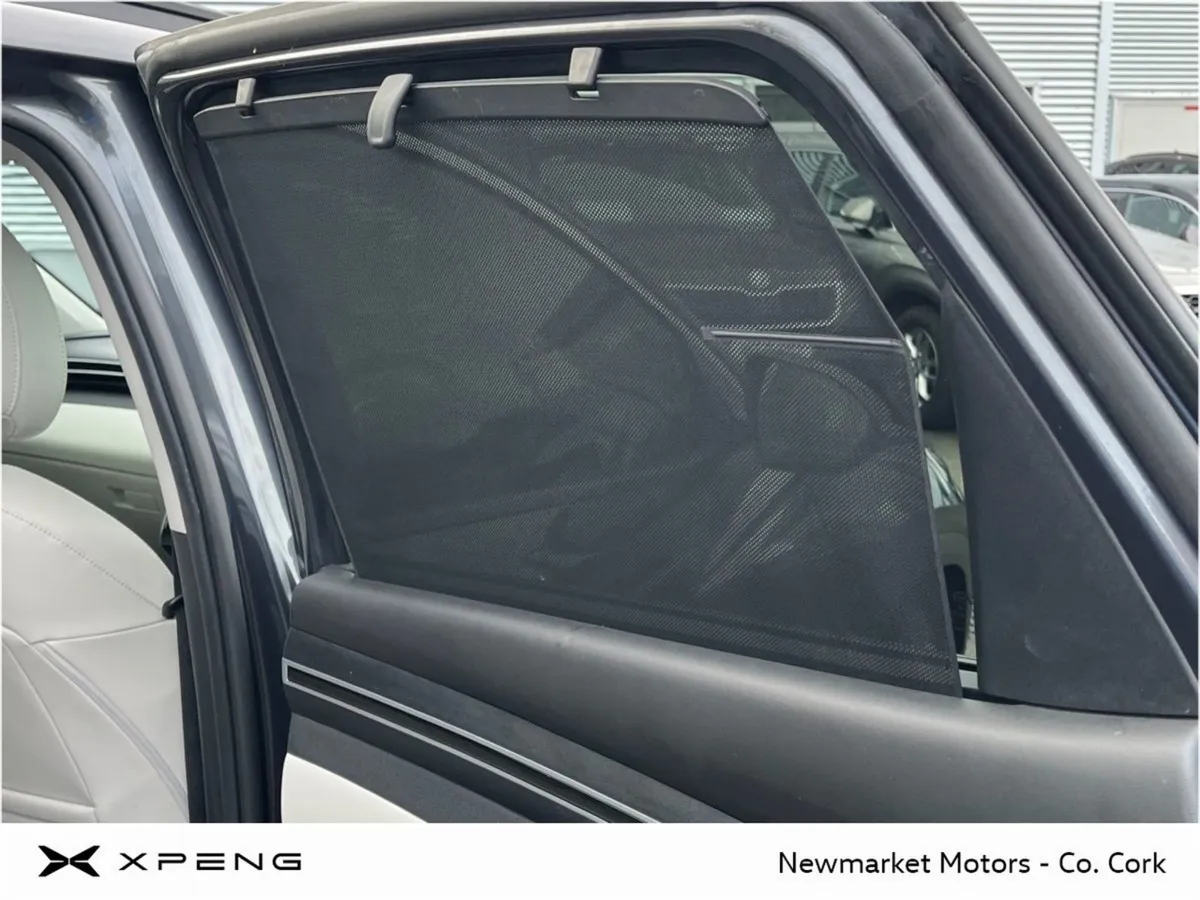 Hyundai Tucson Executive Plus TWO Wheel Drive 1.7 - Image 4