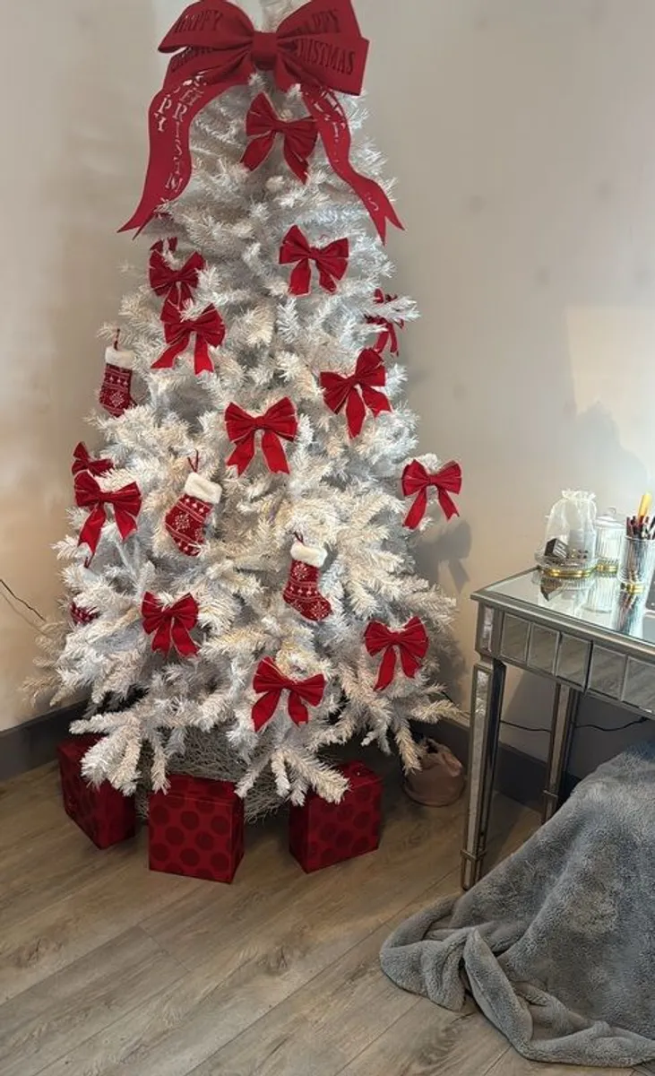 White christmas tree - Image 1