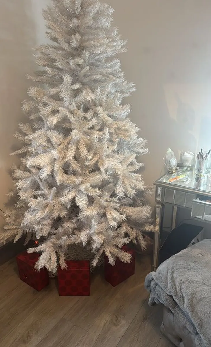 White christmas tree - Image 2