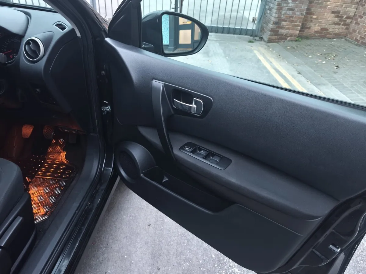 Nissan Qashqai 1.5 Diesel, new NCT 09/2026 - Image 3