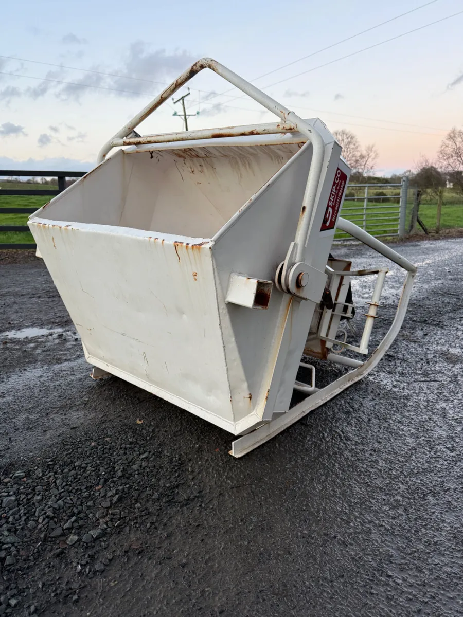 Concrete Skip 500L - Image 4
