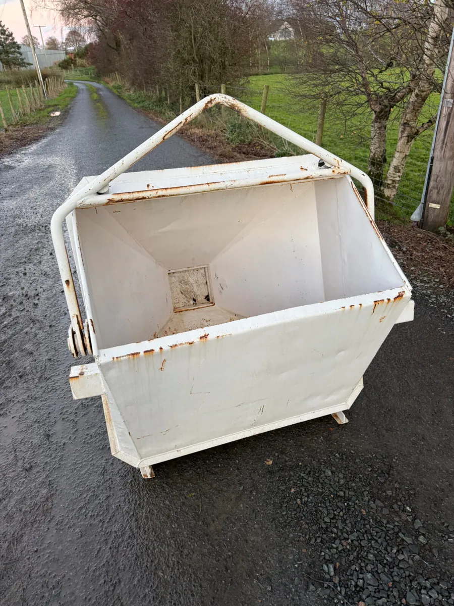 Concrete Skip 500L - Image 3