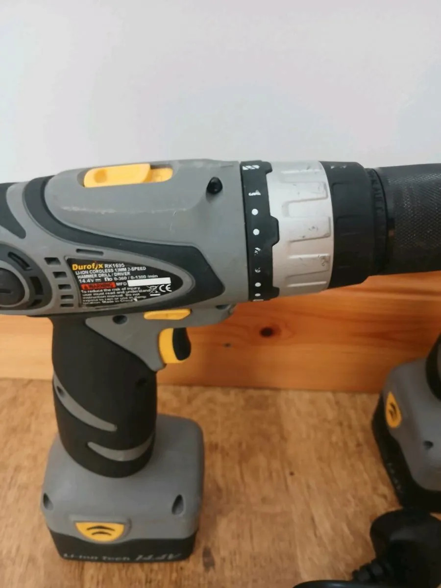 14.4 volt drill and 14.4 volt light - Image 2