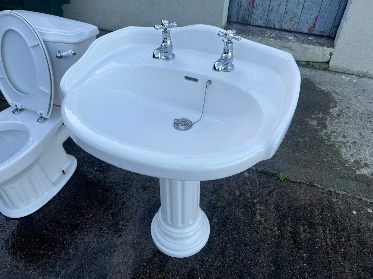 Bathroom Basin & Taps