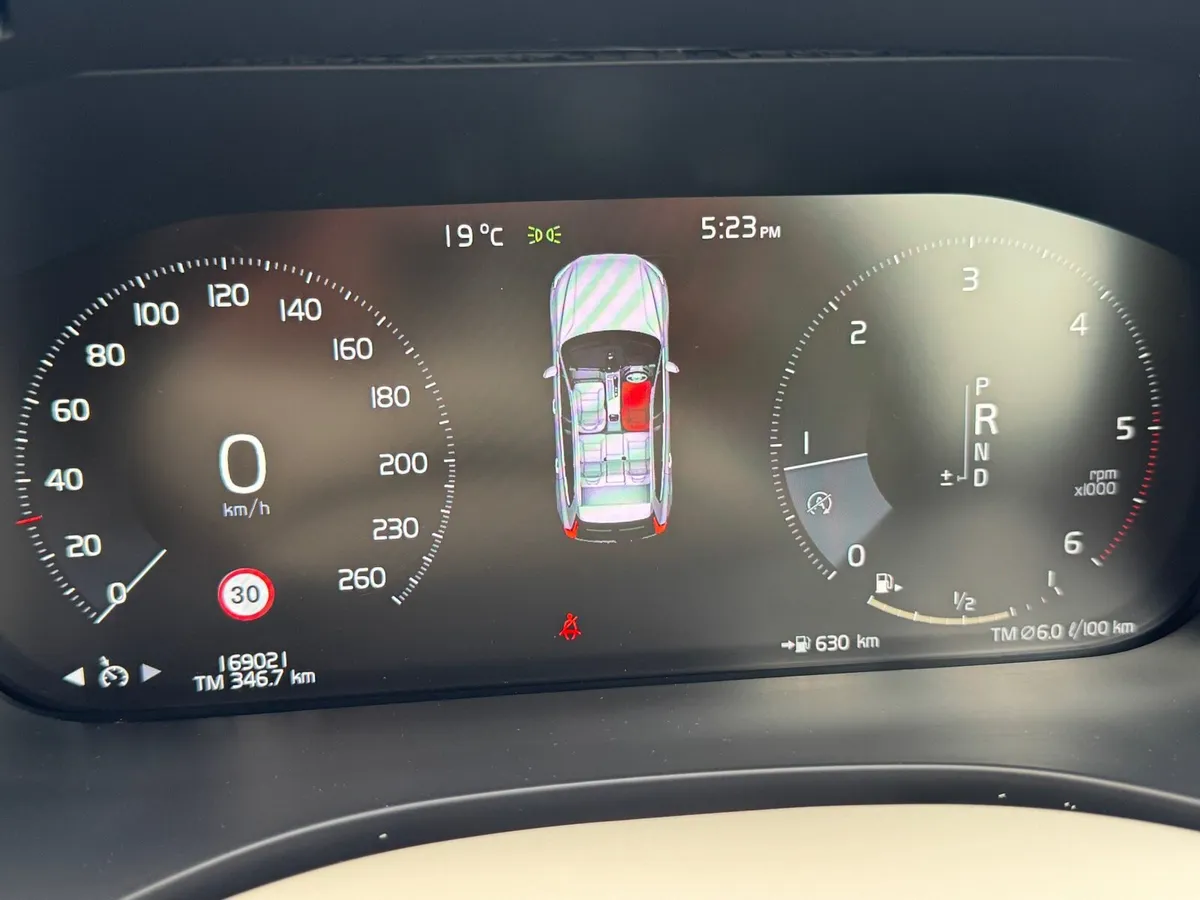 Volvo XC60 D4 - Image 3