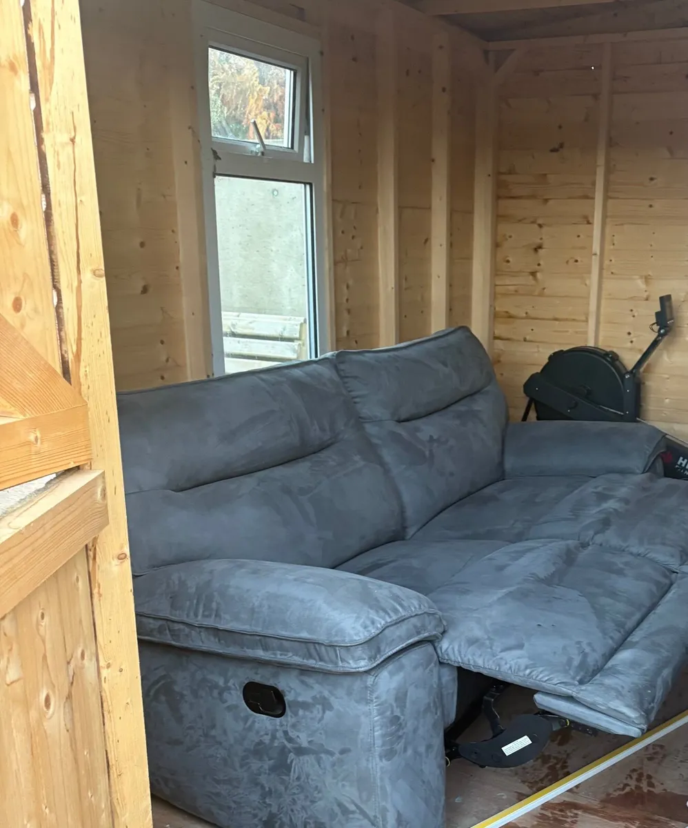 Recliner Couch - Image 2