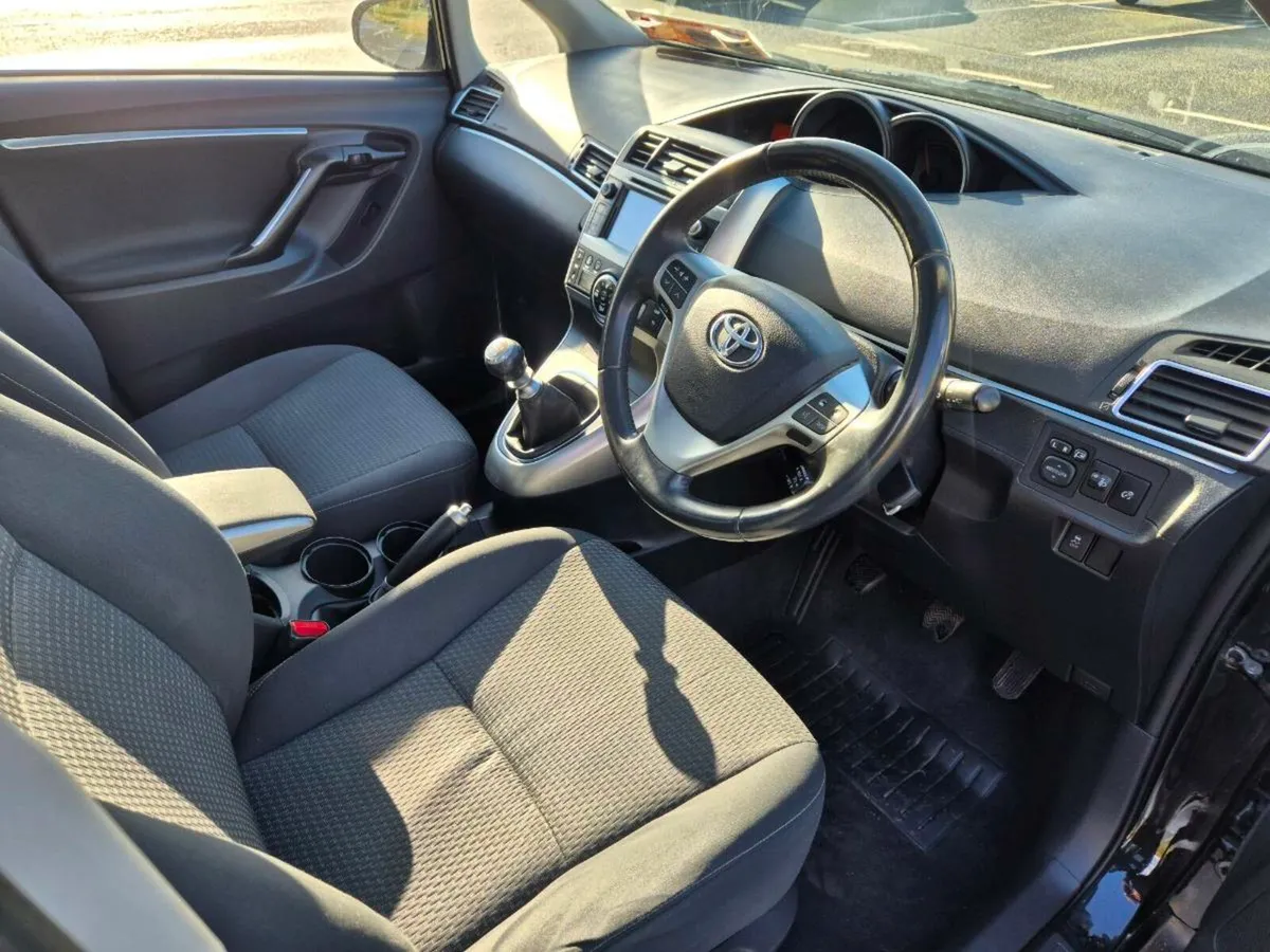 Toyota 7 Seater Diesel - Image 4