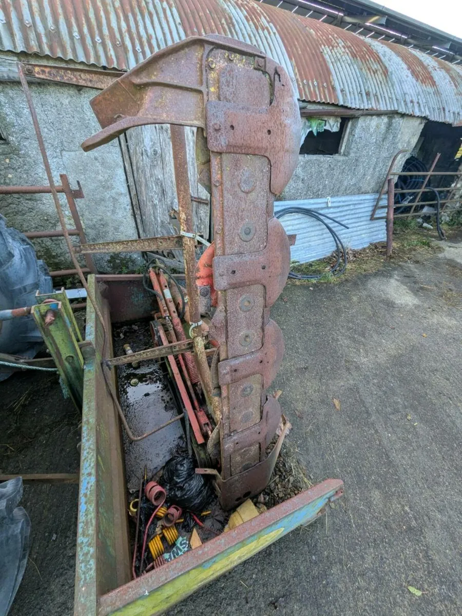 Kuhn 5ft 6" mower for parts - Image 2