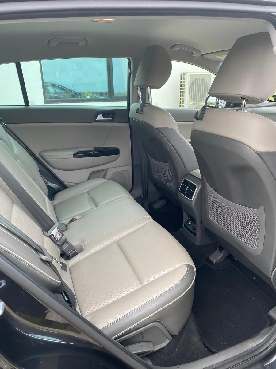 Kia Sportage 1.7 CRDI PLATINUM SAM 5dr. - Image 3