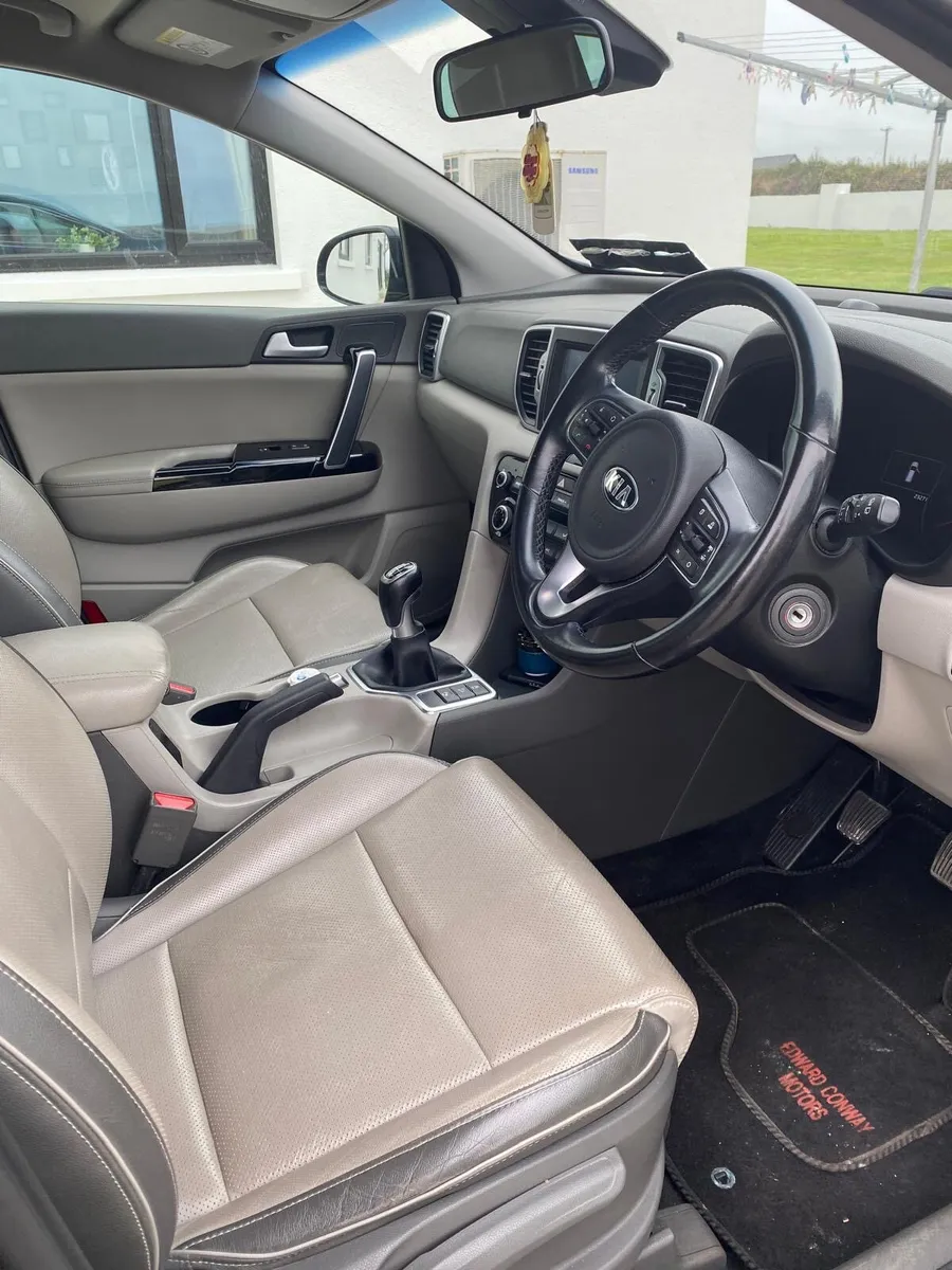 Kia Sportage 1.7 CRDI PLATINUM SAM 5dr. - Image 4