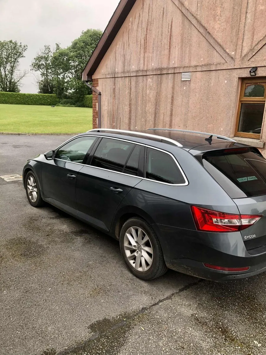 Skoda superb - Image 2
