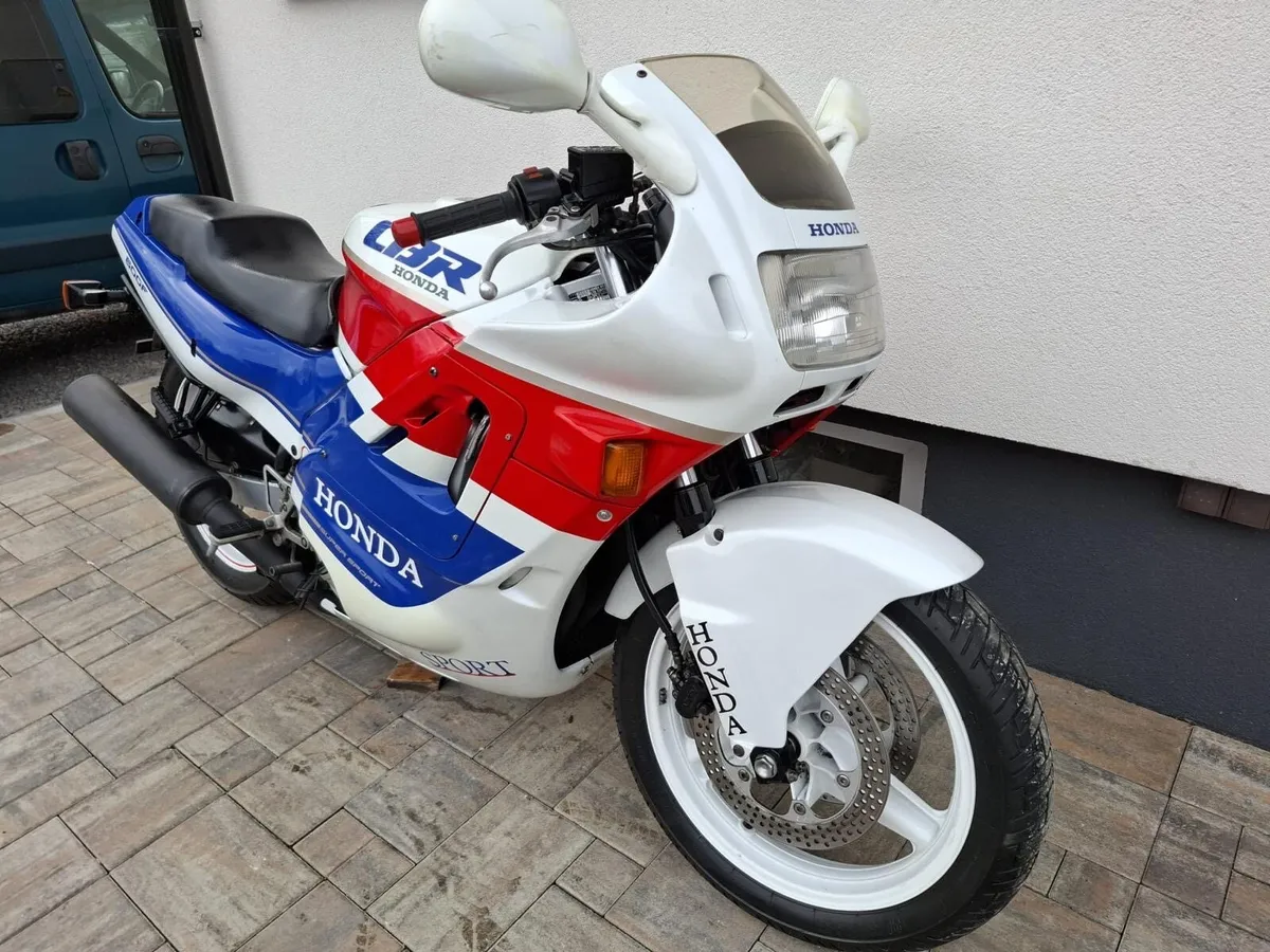 Honda cbr600 f1 - Image 4