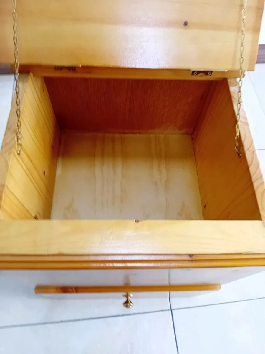 PINE BED SIDE CABINET - Image 3