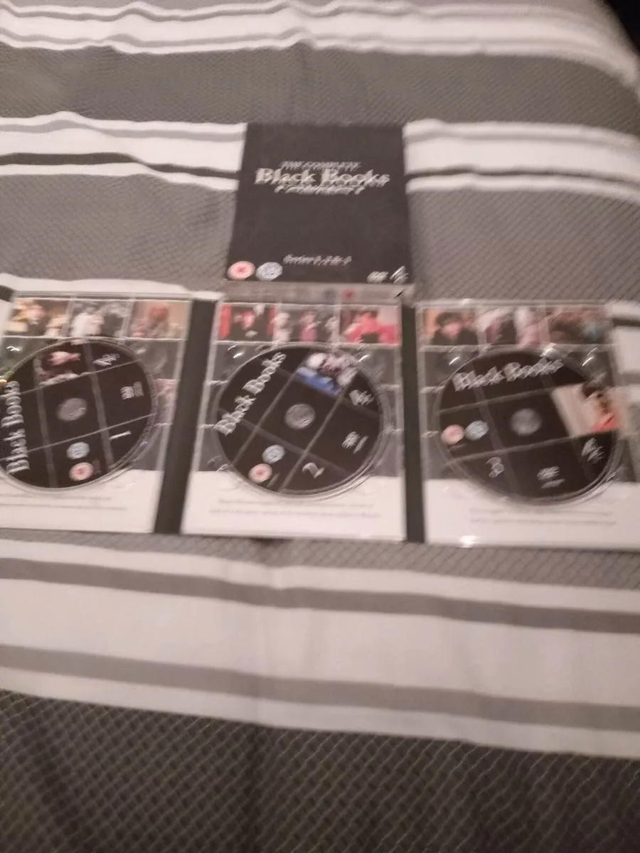 Black Books DVD boxset - Image 2