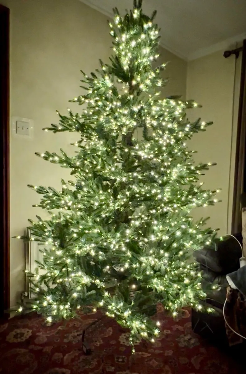 7 ft Christmas tree - Image 3