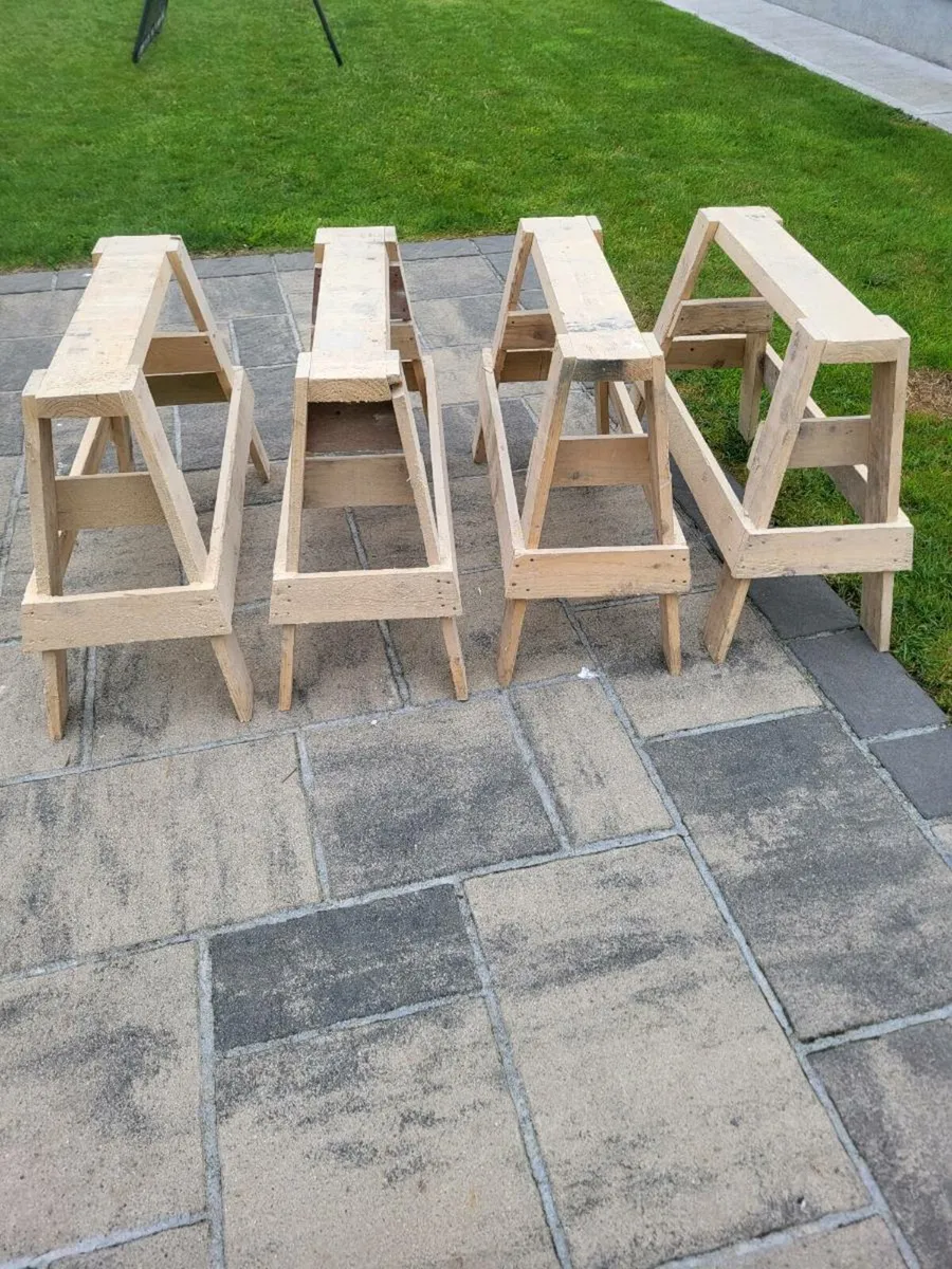 Saw horses - Image 1