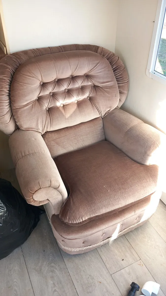 Sofa and Armchair €50 - Image 2