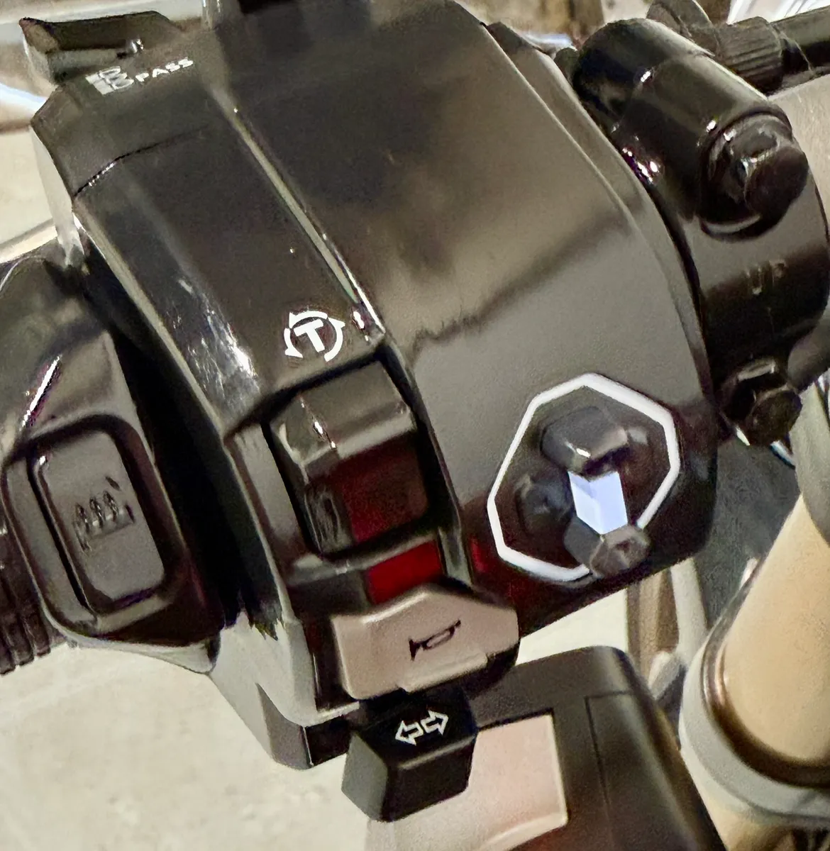 HONDA CB 650 R E  ** OPEN ALL OVER XMAS !! - Image 4