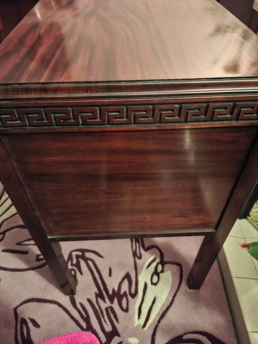 Antique Mahogany desk - Image 4