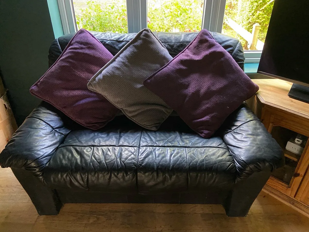 3/2 seater black leather couch - Image 2