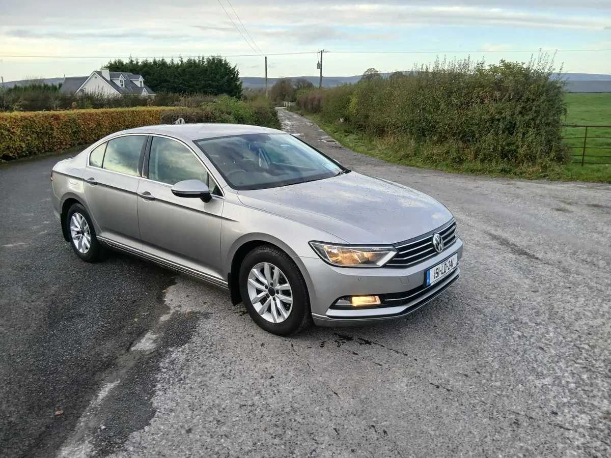 2015 volkswagen passat - Image 1