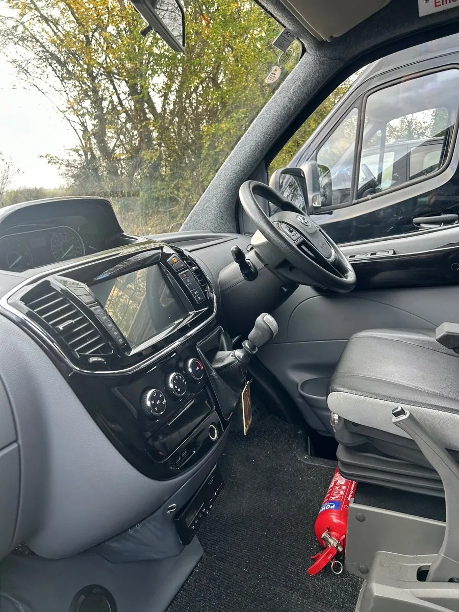 LDV luxury minibus V80 2022 - Image 3