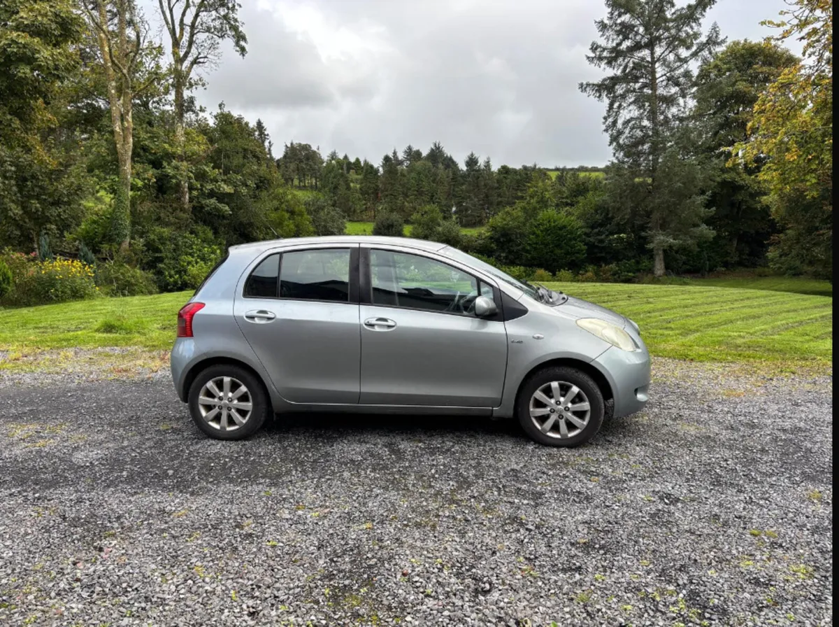 Toyota Yaris - Image 2