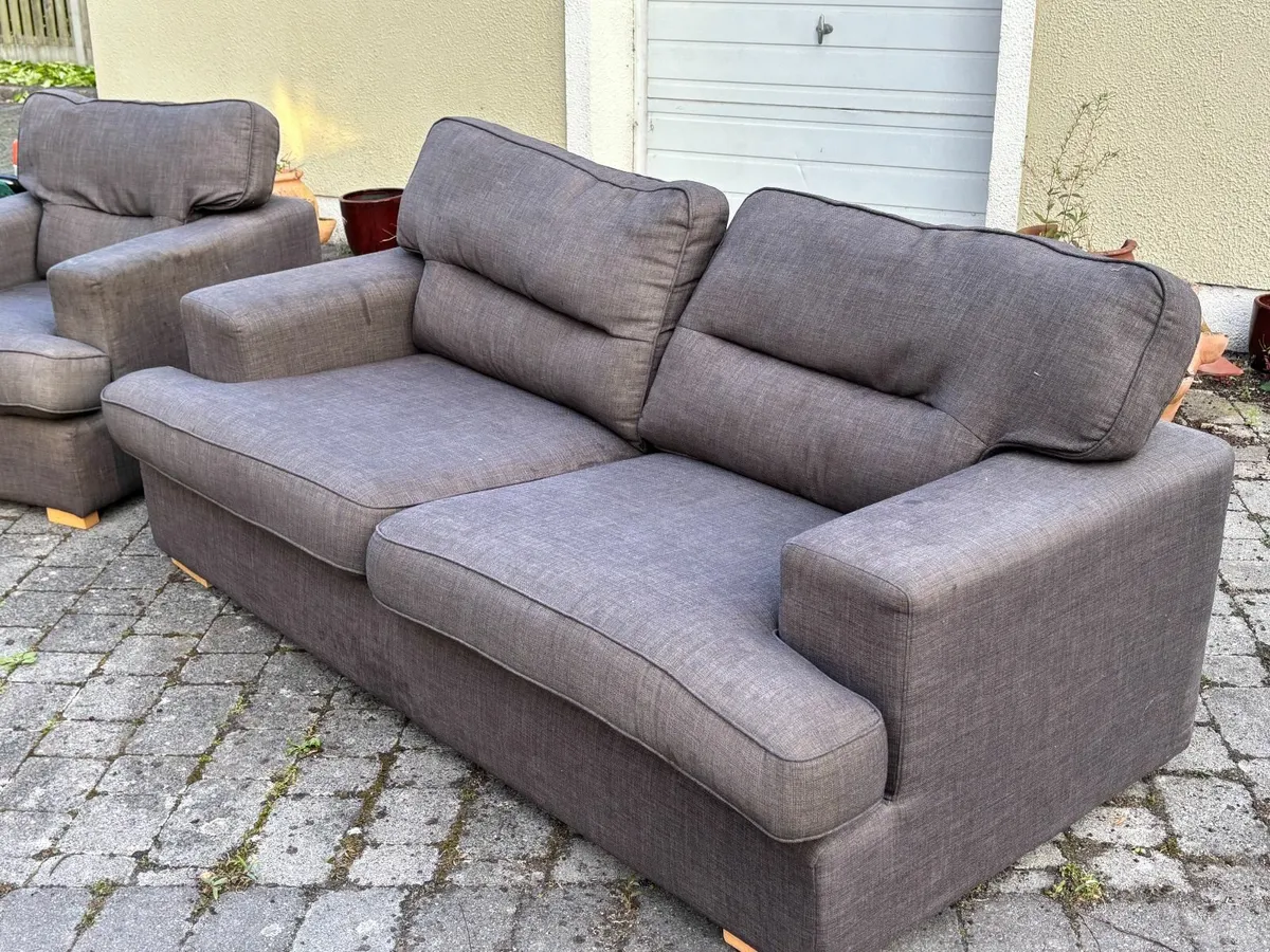 Suite of furniture - Image 2