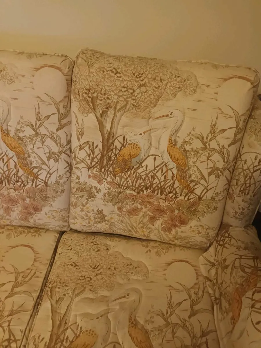 Couch 🛋 - Image 1