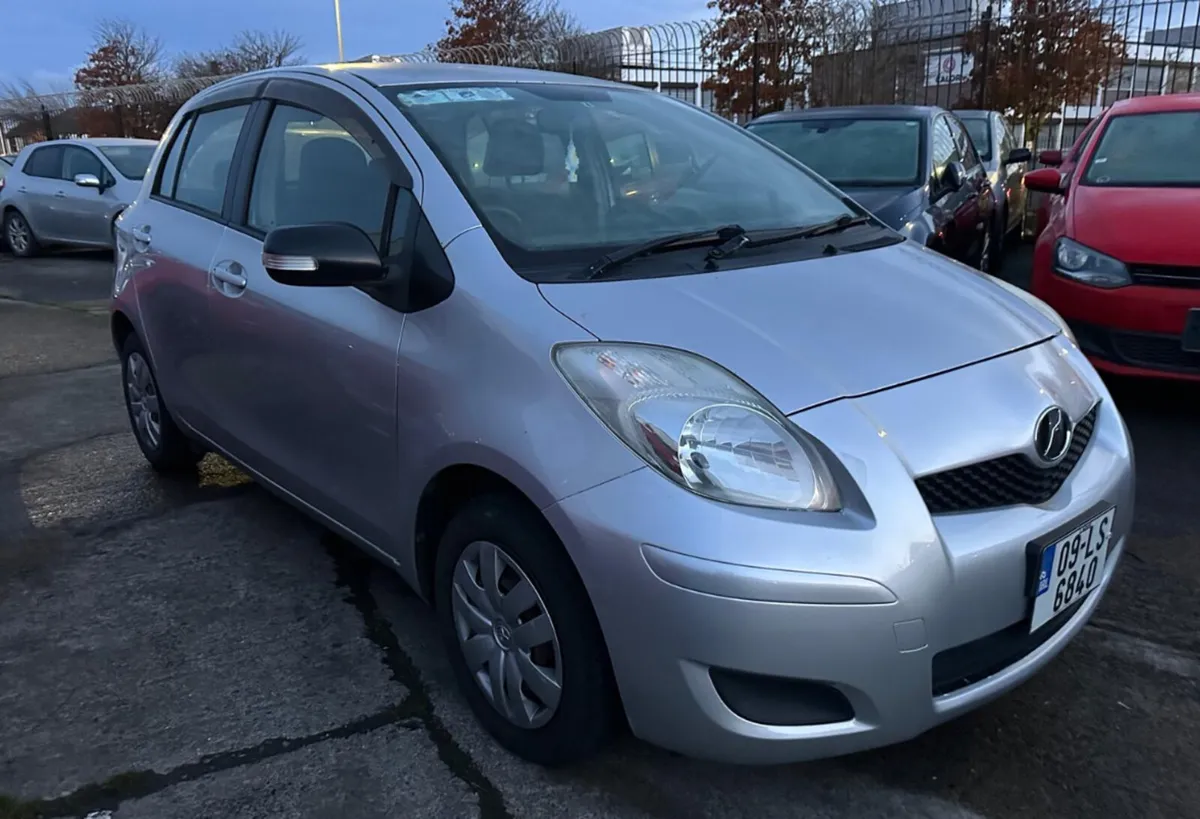 Toyota Vitz 2009 Automatic/ New Nct/ warranty. - Image 2