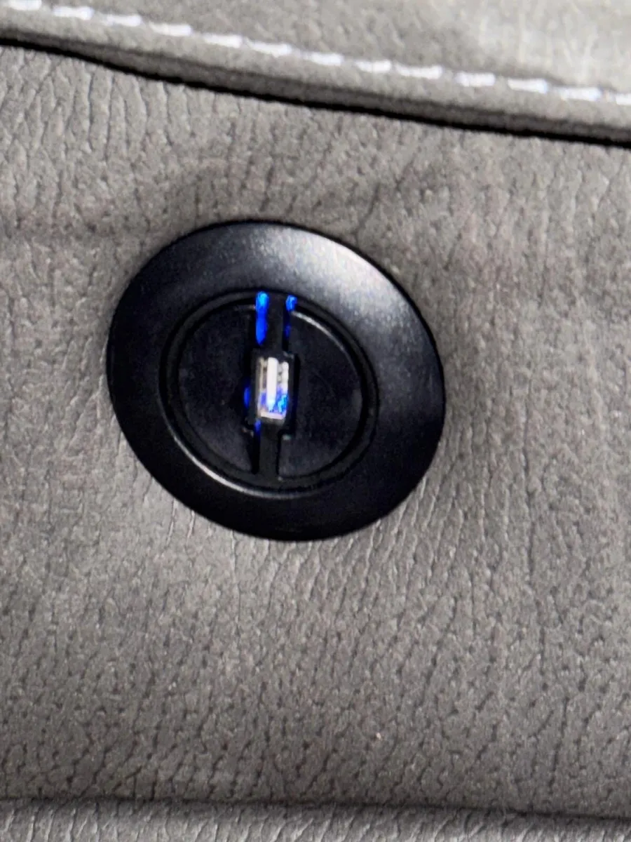 Electric recliner - Image 2