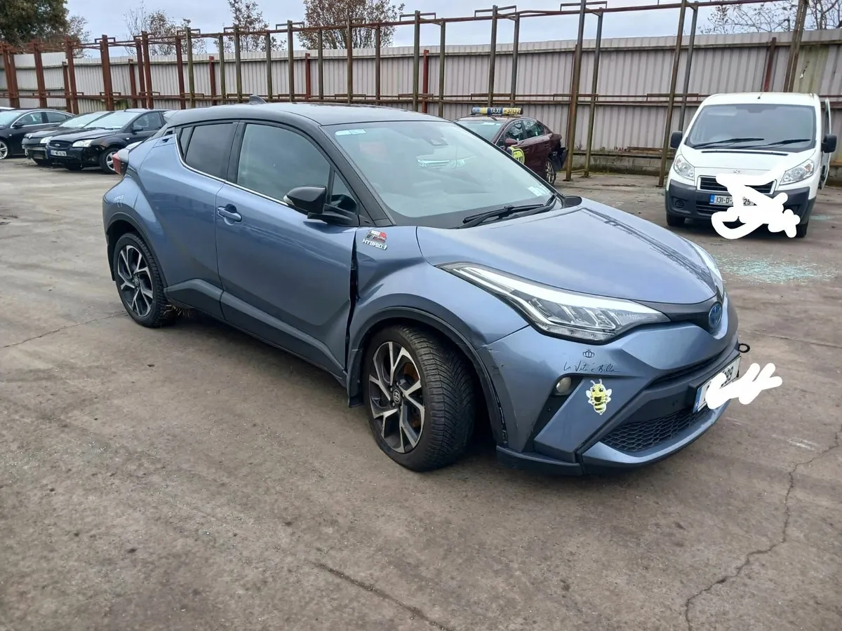 211 toyota chr - Image 1