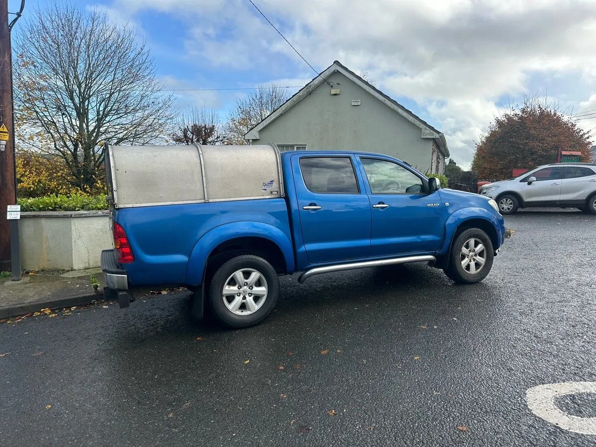 Toyota Hilux jeep - Image 1