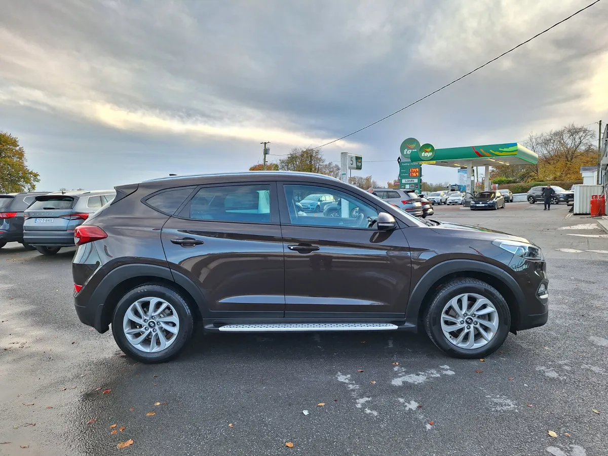 Tucson Executive 1.7 Full Leather/Heated/Camera - Image 2