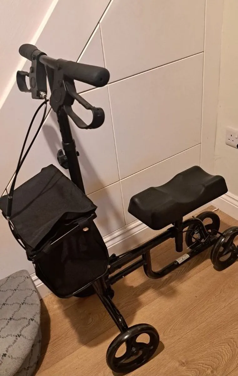 knee scooter - Image 2